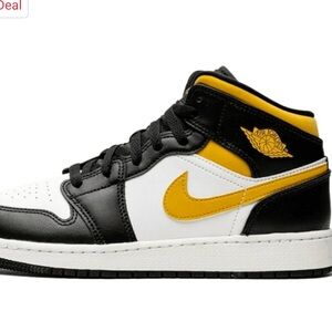 Nike Kids Black and Yellow Sneakers
